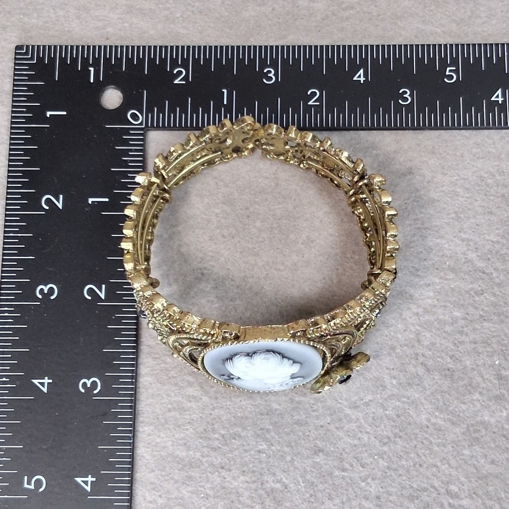 Vintage Style Gray Cameo Jewelry Set - Modern Victorian Revival Cuff & Brooch - Picture 15 of 16